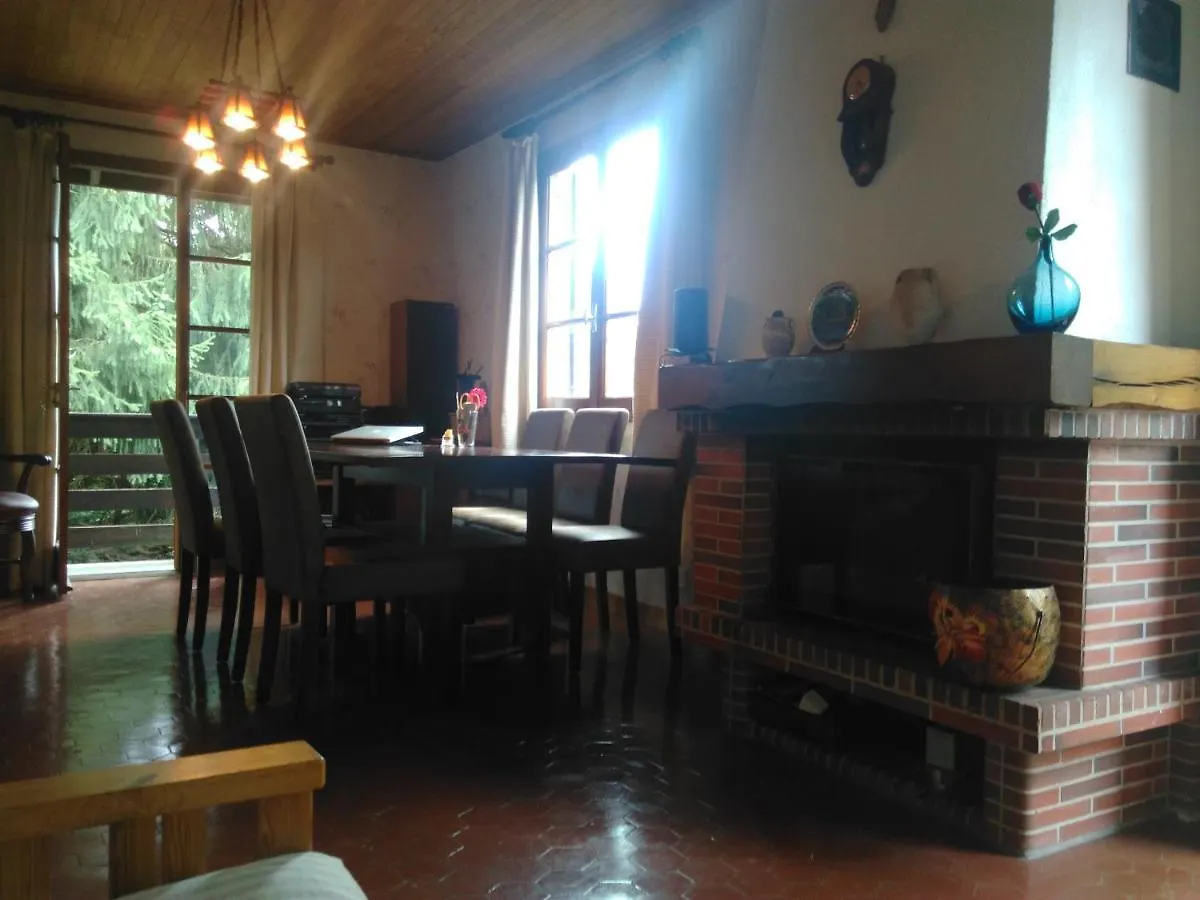 Guest house Chalet Du Lac Hotel Saint-Remy-sur-Durolle