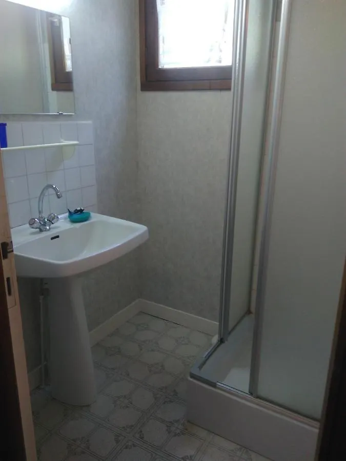 Guest house Chalet Du Lac Hotel Saint-Remy-sur-Durolle